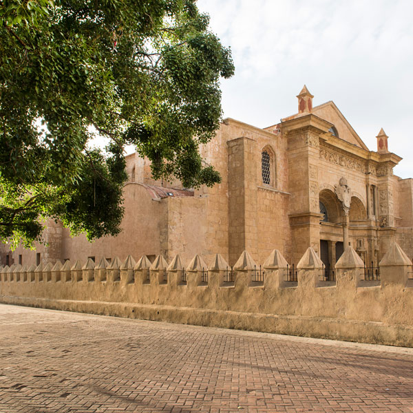 Iglesias de la Ciudad Colonial